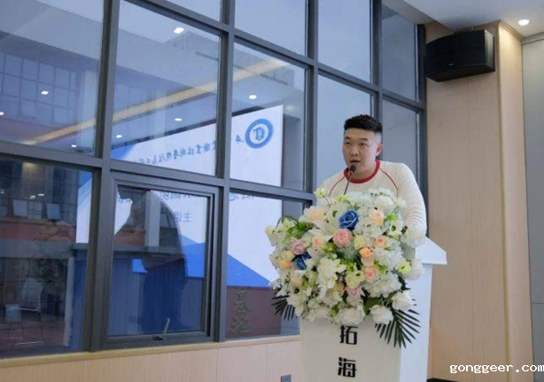 聆听国防教育 增强国防安全意识